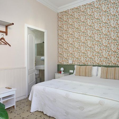برشلونة Hostal Poblenou المظهر الخارجي الصورة