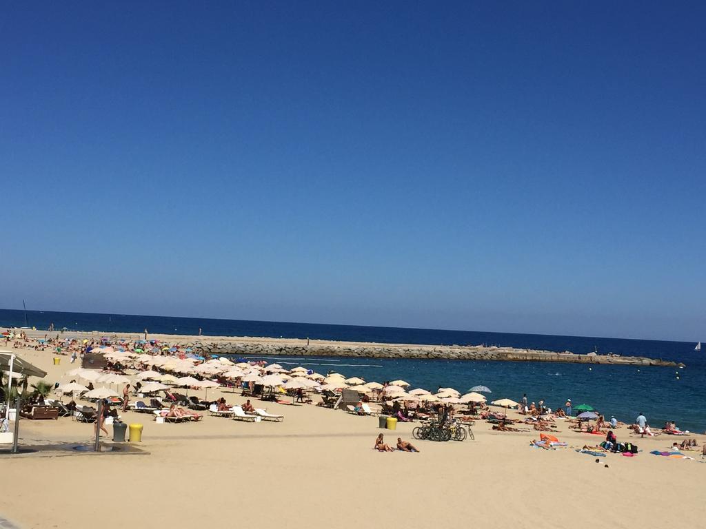 برشلونة Hostal Poblenou المظهر الخارجي الصورة