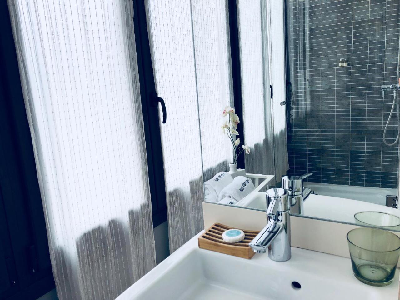 برشلونة Hostal Poblenou المظهر الخارجي الصورة